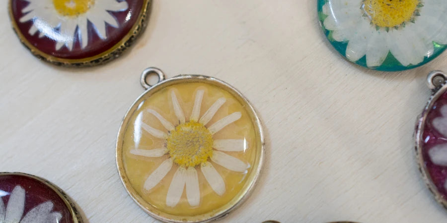 Learn How to Preserve Your Favorite Flowers with Resin Art