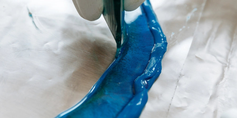 8 Best Tips for Reducing Bubbles From Resin Art Projects