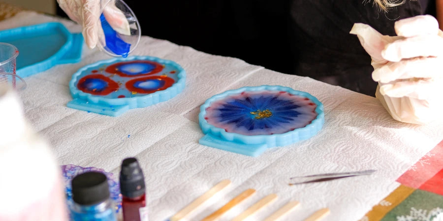 Resin Art for Beginners: Craft with Step-By-Step Instruction