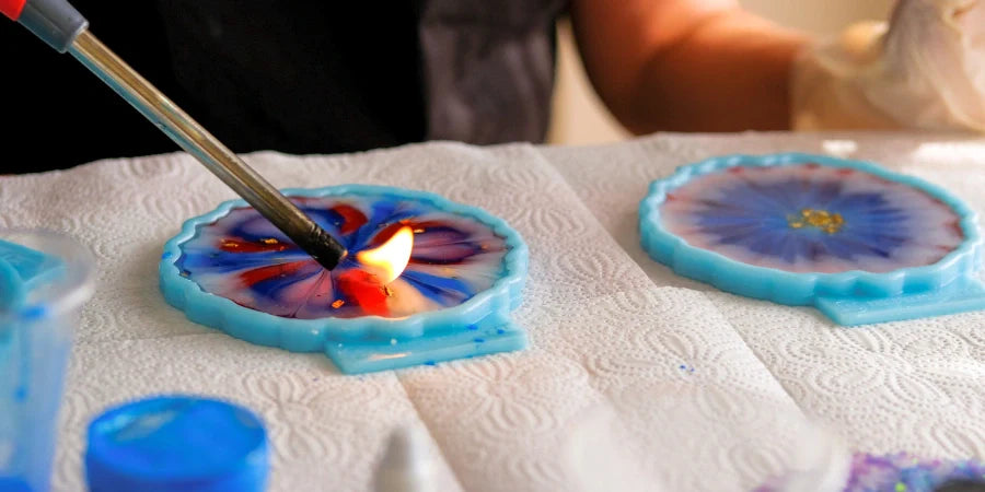 Exploring Innovative Resin Techniques in Art and Crafts