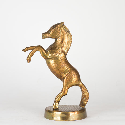 golden horse statue